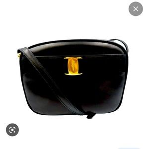 Salvatore Ferragamo A214183 Calf
Black Shoulder Bag